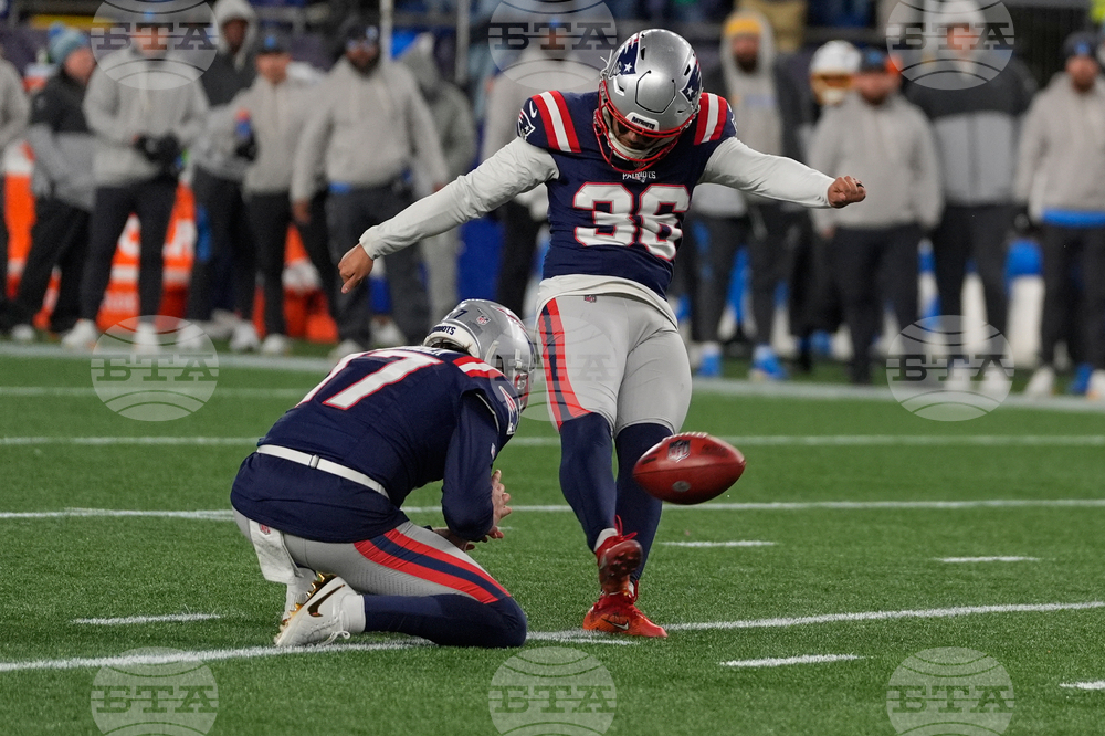 Chargers Patriots Football