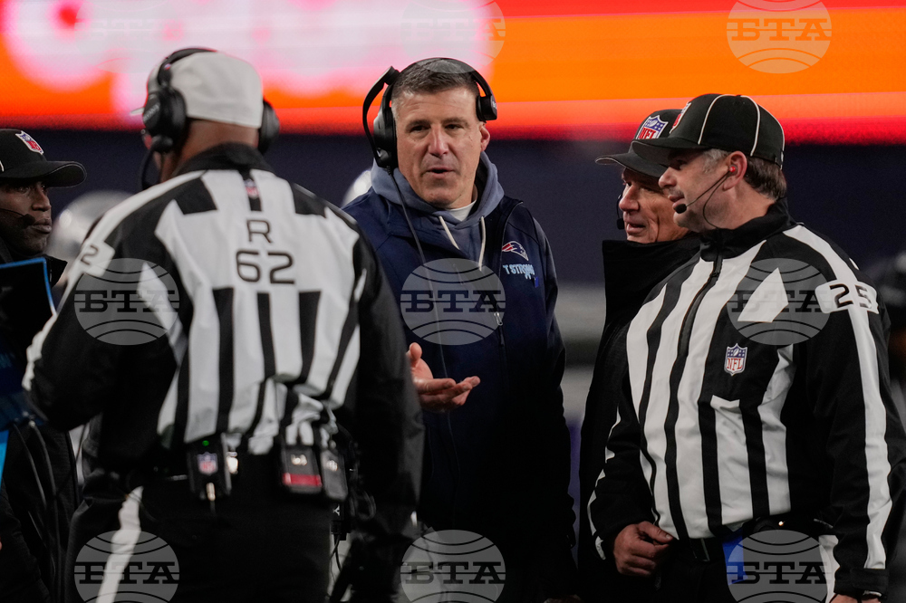 Chargers Patriots Football