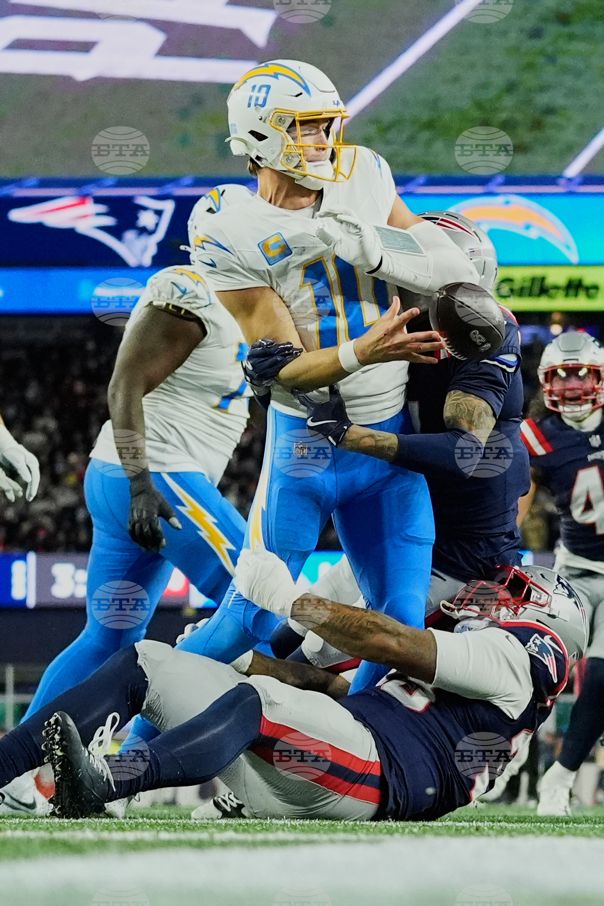 Chargers Patriots Football