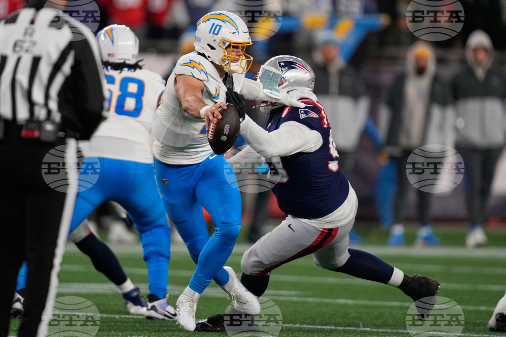 Chargers Patriots Football