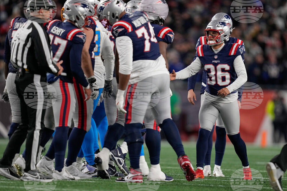 Chargers Patriots Football