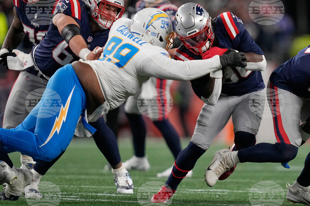 Chargers Patriots Football