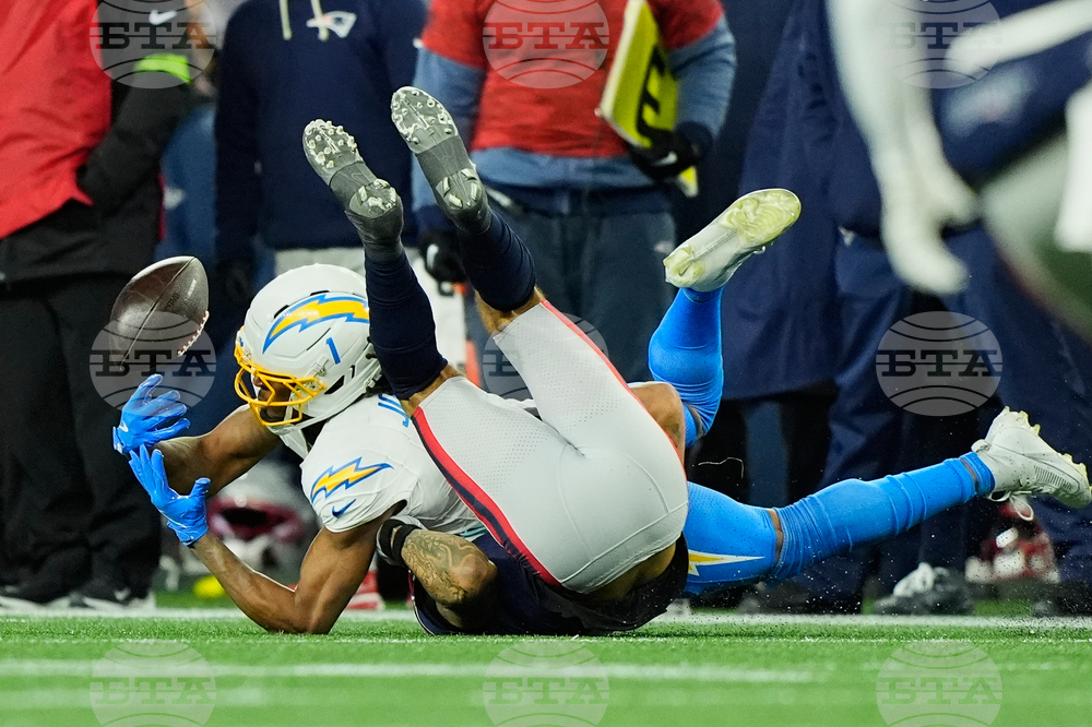 Chargers Patriots Football