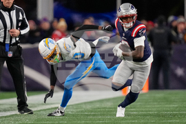 Chargers Patriots Football