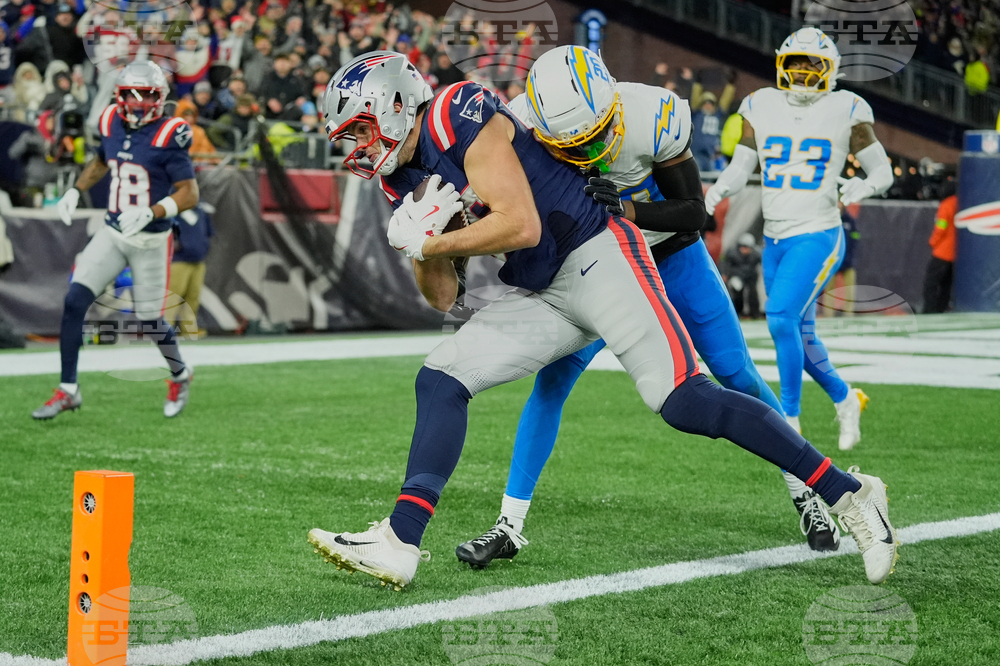 Chargers Patriots Football