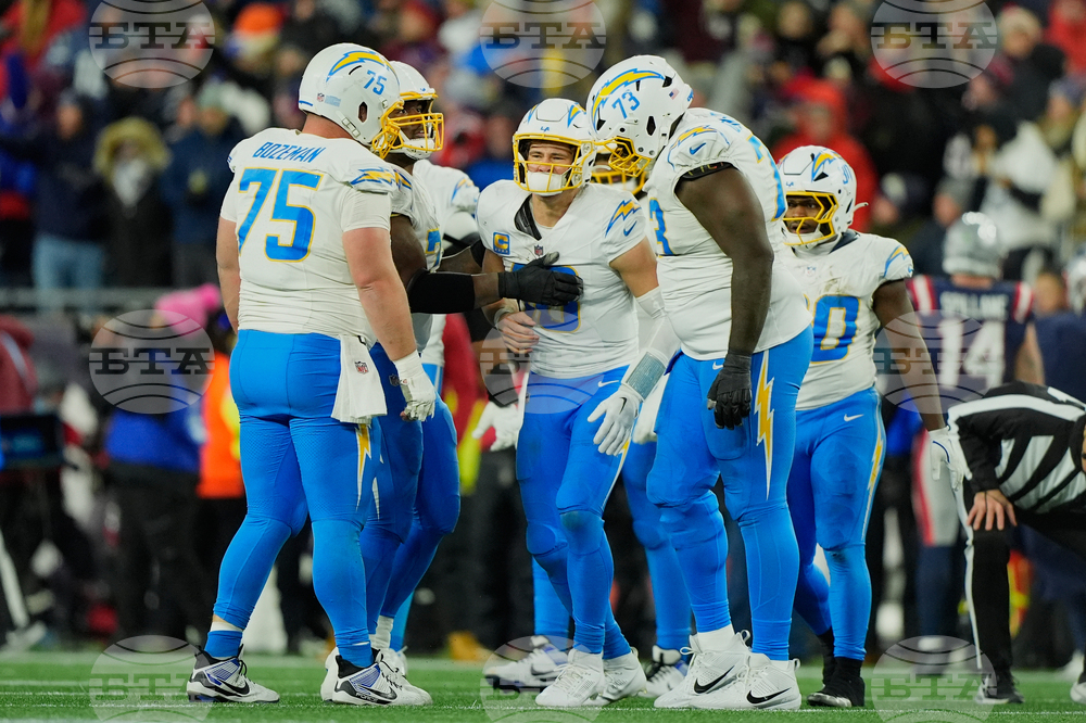 Chargers Patriots Football