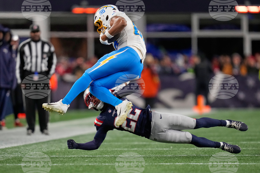 Chargers Patriots Football