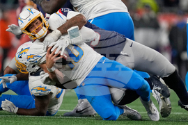 Chargers Patriots Football