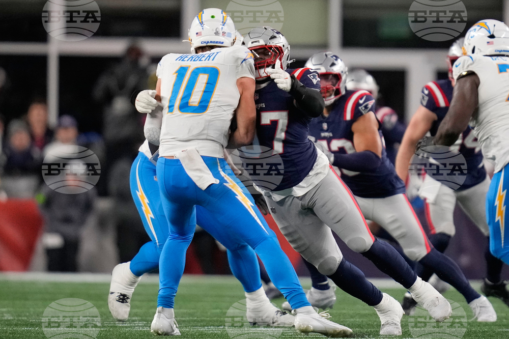 Chargers Patriots Football