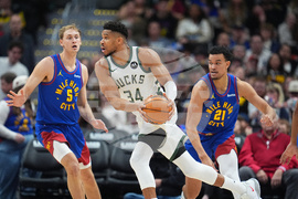 Bucks Nuggets Basketball