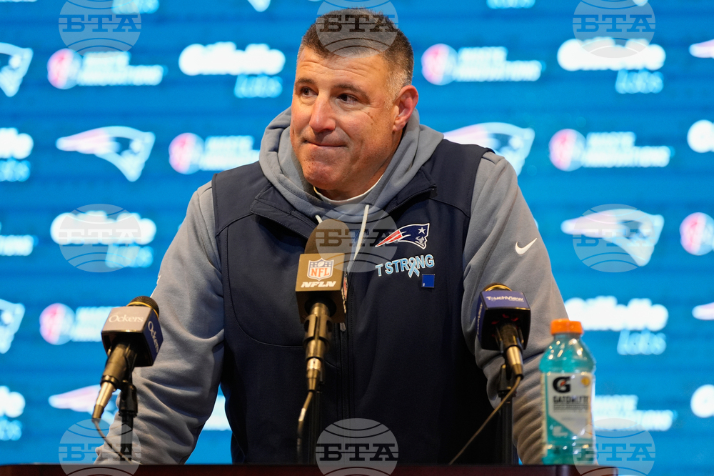 Chargers Patriots Football