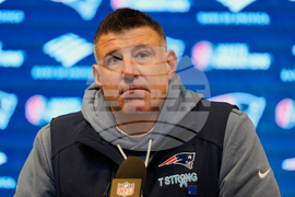 Chargers Patriots Football