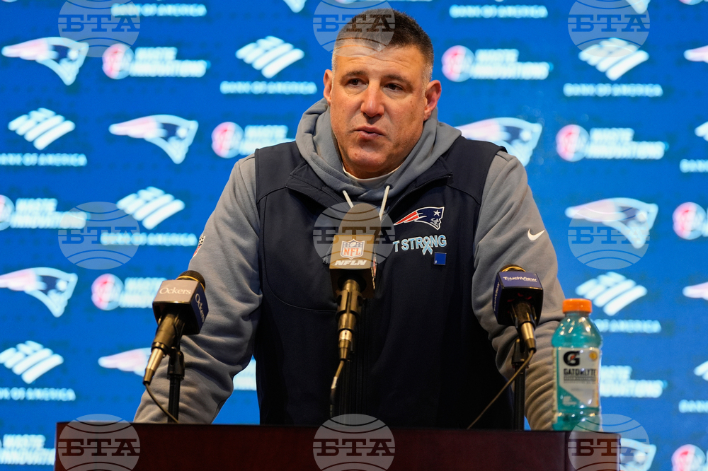 Chargers Patriots Football