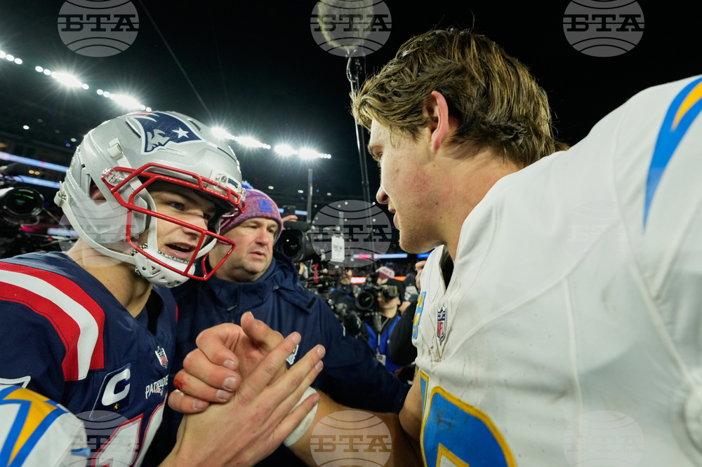 Chargers Patriots Football