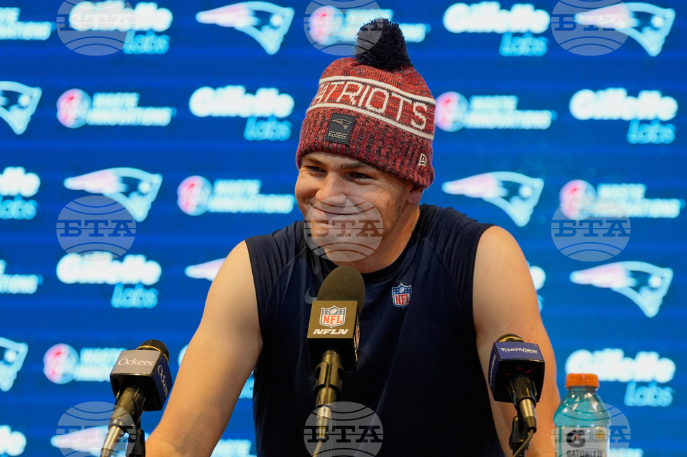 Chargers Patriots Football