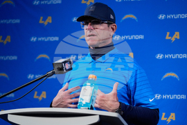 Chargers Patriots Football