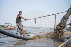 Nigeria-Dredging Dangers