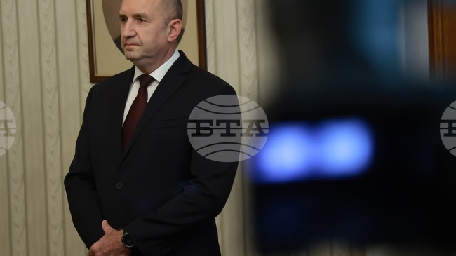 В близките дни ще бъде връчен вторият мандат за съставяне на правителство на ПП-ДБ, съобщи президентът Румен Радев