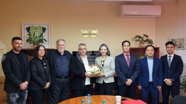 Кметът на Свети Влас и посланикът на Виетнам обсъдиха развитието на туризма и осигуряване на работна сила от азиатската държава