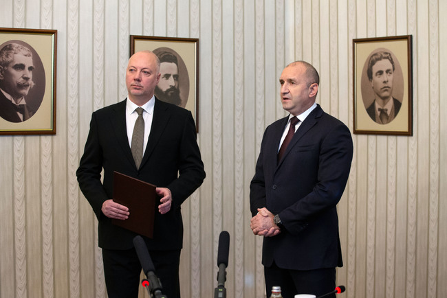 Румен Радев: От действията и на правителството в оставка зависи подготовката на честен и обективен изборен процес 