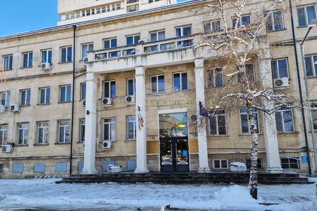 Съдът наложи условна присъда на мъж от Исперих за неправомерно използване на чужда дебитна карта