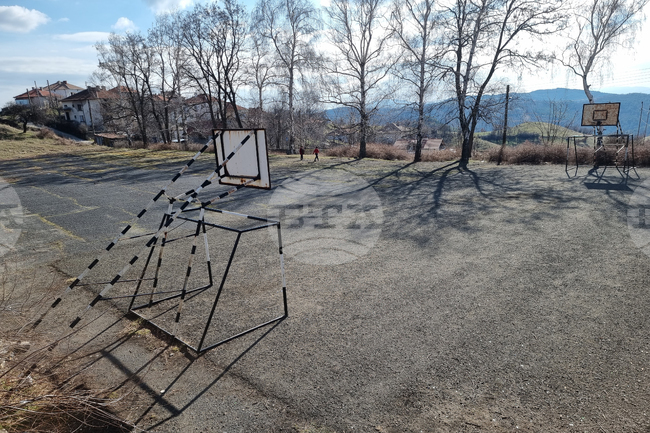 Баща бе задържан заради агресия в училище в Брезово