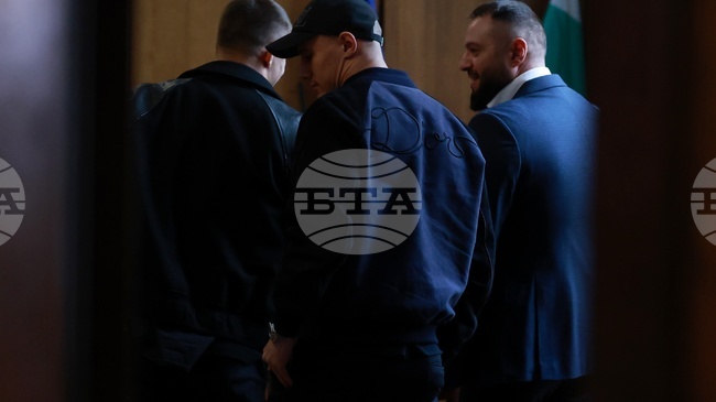 Съдът допусна да бъдат изготвени нова техническа експертиза и две справки по делото за побоя над журналиста Слави Ангелов