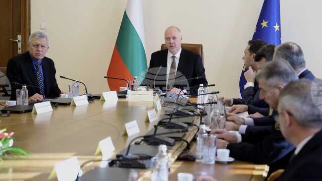 Security Council Reviews 2024 National Security Report, Focuses on Global and Regional Risks