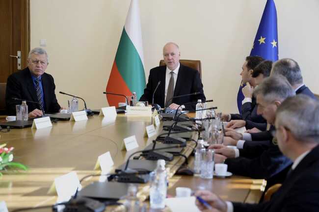 Security Council Reviews 2024 National Security Report, Focuses on Global and Regional Risks