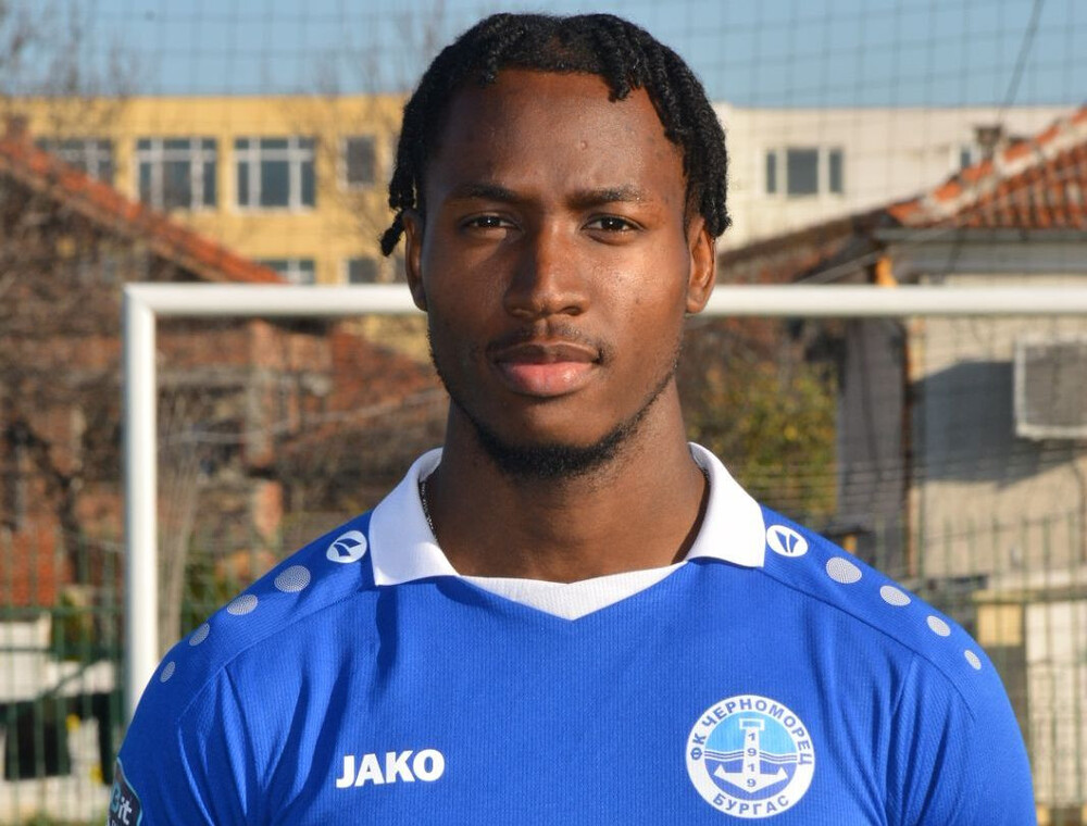 Полузащитникът на Черноморец (Бургас) Франк Есума ще продължи кариерата си в първенството на Ирак