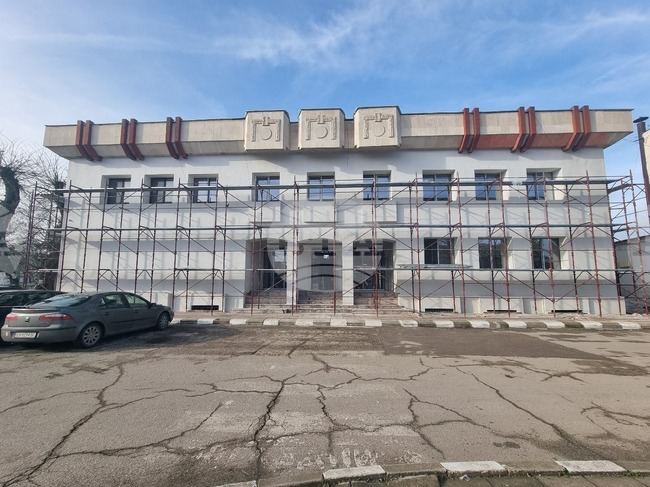 В Гулянци се ремонтира сградата на Общинския съвет със средства от Плана за възстановяване и устойчивост