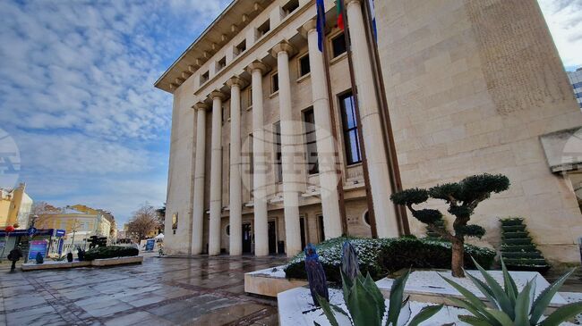 Кметът на Бургас предлага месечни лимити за приходите и разходите на Общината заради неприетия държавен бюджет