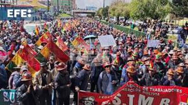 ЕФЕ: Боливийското правителство и синдикатите се споразумяха за нов декрет за природните ресурси и минималната работна заплата