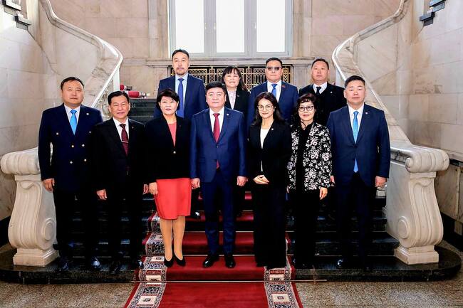 Председателят на Групата за приятелство България – Монголия, Росица Кирова, се срещна с парламентаристи от Улан Батор