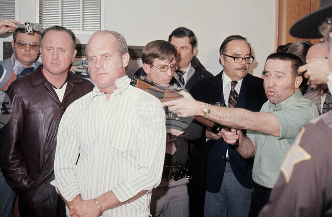 Dead Man's Wire Tour