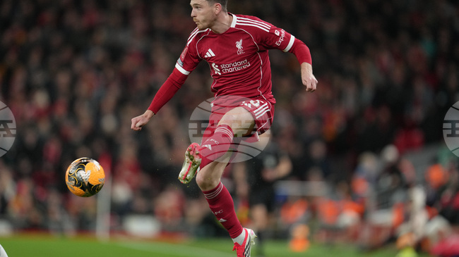 Защитникът Анди Робъртсън все още не знае дали ще остане в Ливърпул след края на сезона