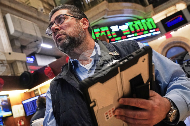 Уолстрийт откри сесията с повишения благодарение на силните резултати на производителите на чипове