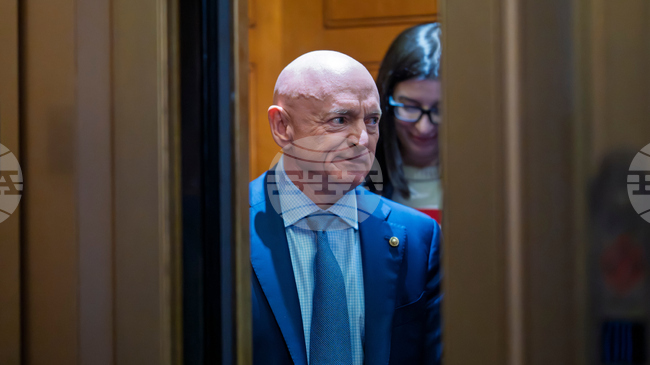 Американски сенатор заведе дело срещу министъра на отбраната