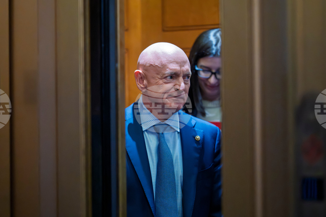 Американски сенатор заведе дело срещу министъра на отбраната