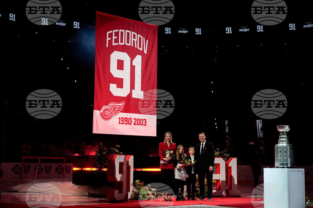 CORRECTION Hurricanes Red Wings Hockey