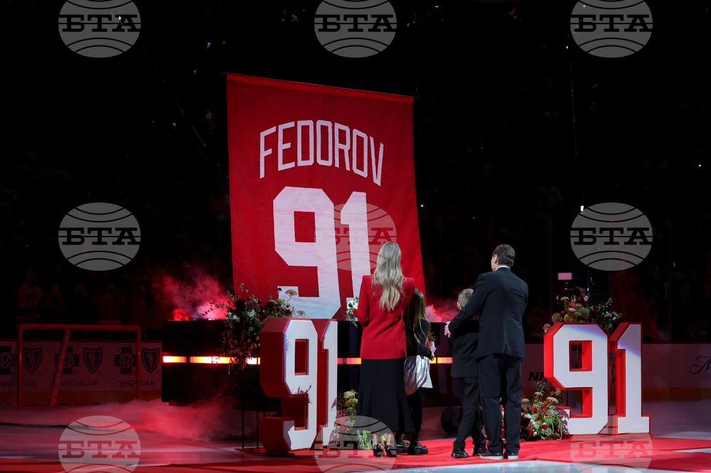 CORRECTION Hurricanes Red Wings Hockey