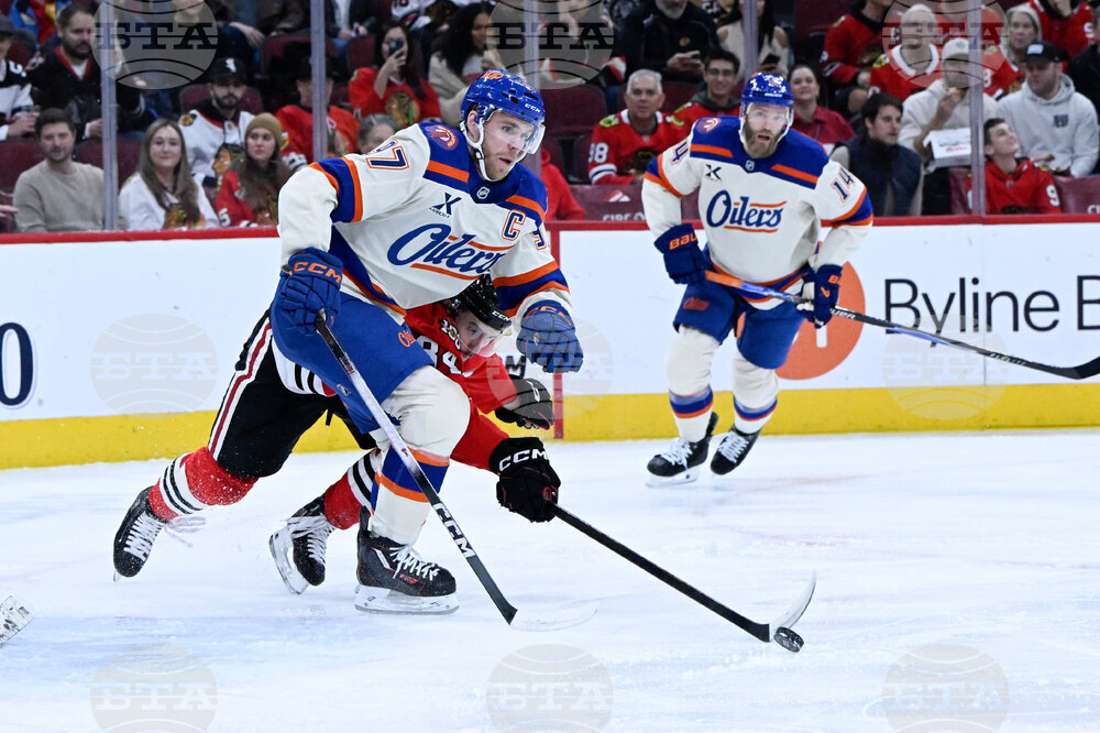 Oilers Blackhawks Hockey