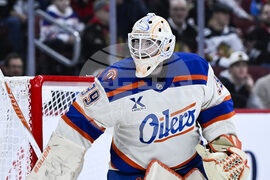 Oilers Blackhawks Hockey