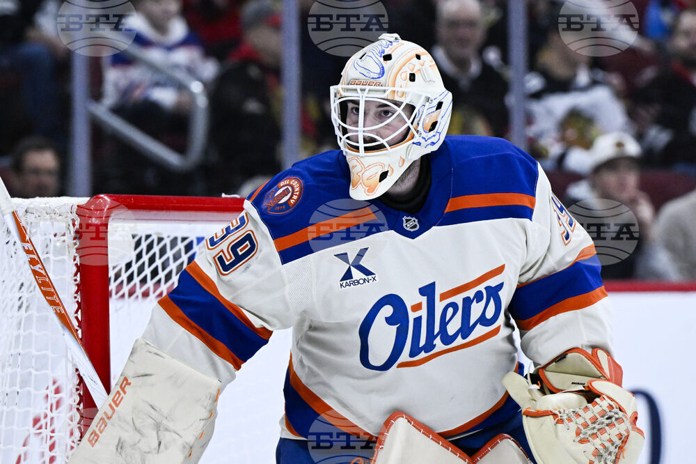 Oilers Blackhawks Hockey