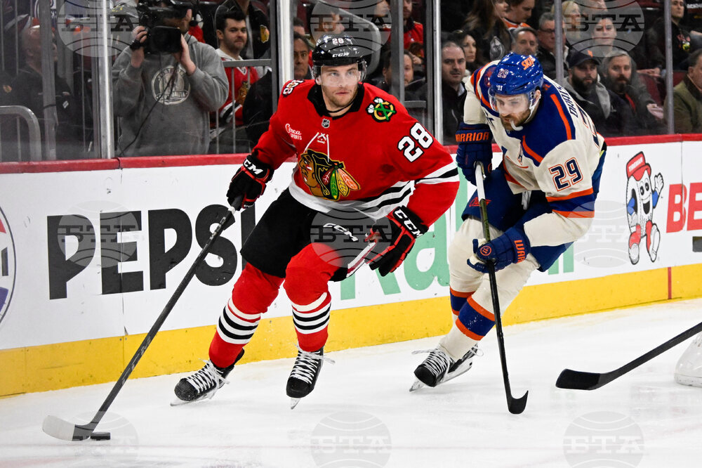 Oilers Blackhawks Hockey