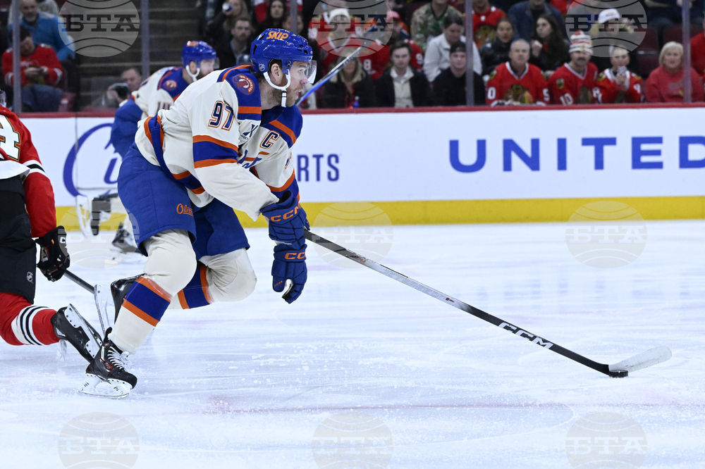 Oilers Blackhawks Hockey