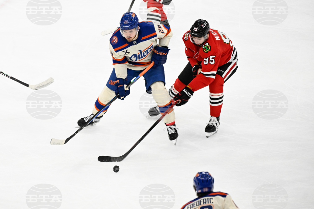 Oilers Blackhawks Hockey