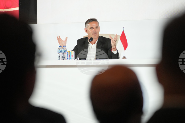 Селекционерът на Индонезия по футбол Джон Хердман очаква труден мач срещу България в понеделник