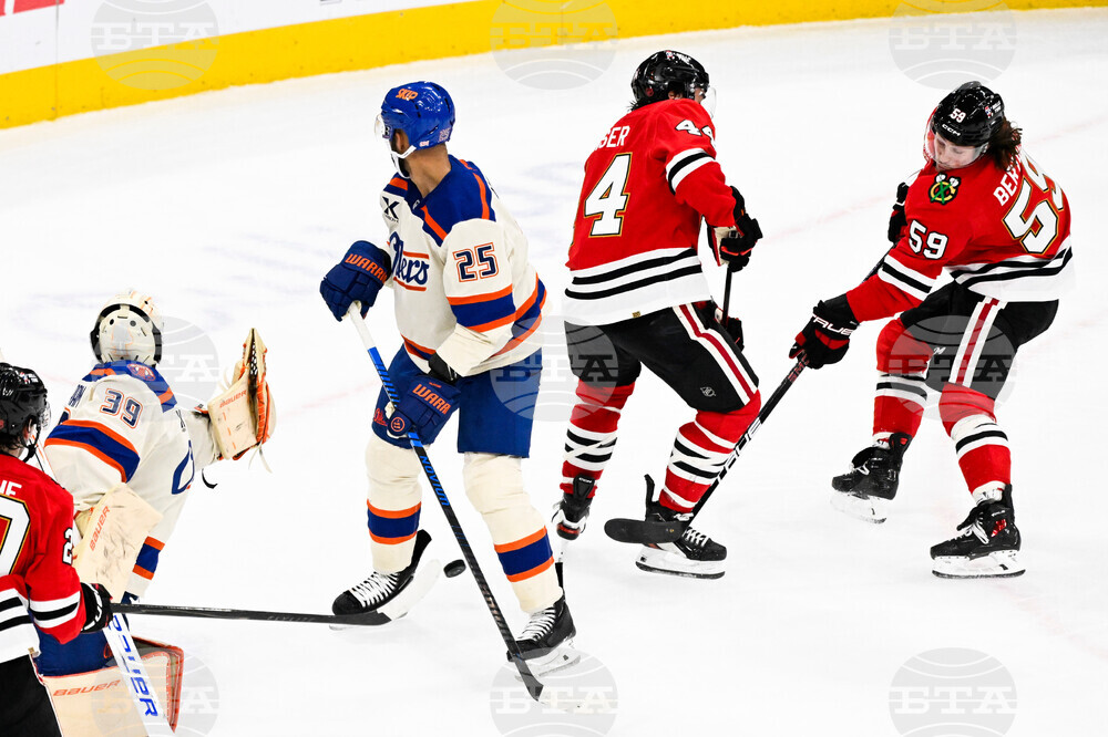 Oilers Blackhawks Hockey