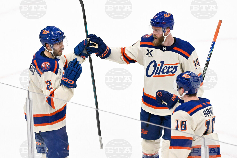 Oilers Blackhawks Hockey